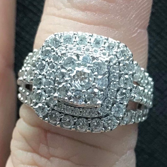 Engagement Ring - Picture 2 of 5